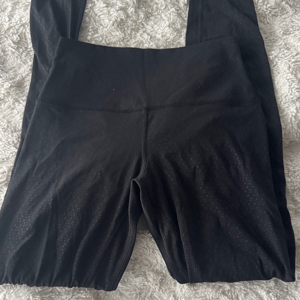 Black lululemon Leggings with pattern